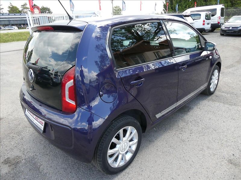 Volkswagen up! 1,0 MPi CLUB 55kW - fotka 9 z 47