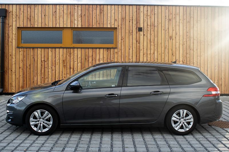 Peugeot 308 - fotka 8 z 36