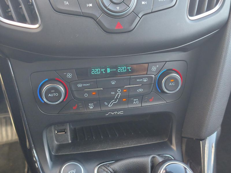 Ford Focus 2016 ČR 1.MAJITEL 1.5 TDCi - fotka 13 z 30