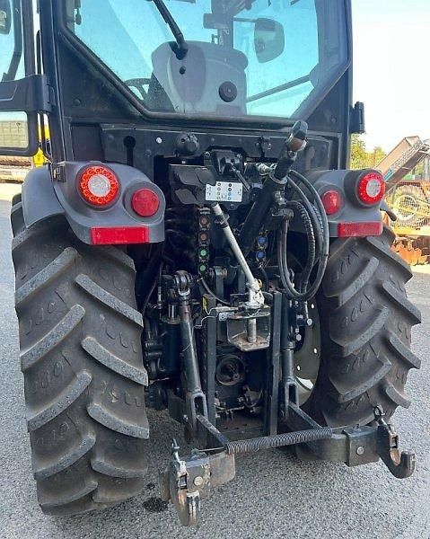 New Holland (2023) T4.100 vinice sad 4.5t - fotka 9 z 15