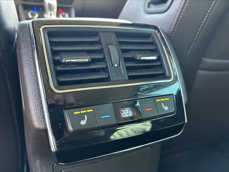 Škoda Superb 2,0 TDi 4x4  L&K DPH WEBASTO - fotka 37 z 50