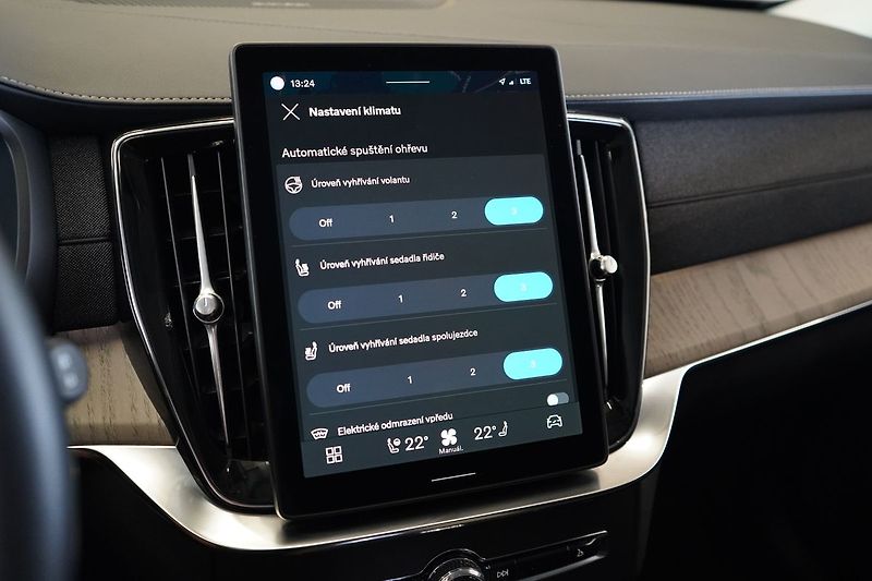 Volvo XC90 T8 AWD PLUS, Ventilace, 360° - fotka 30 z 48