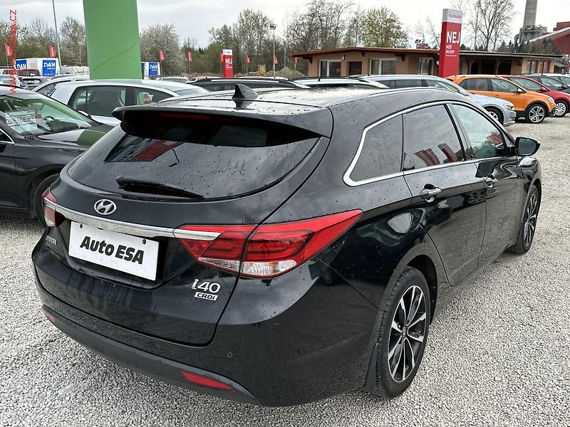 Hyundai i40 (2018) 1.7CRDi, 2.maj,ČR, Navi, AC - fotka 4 z 20