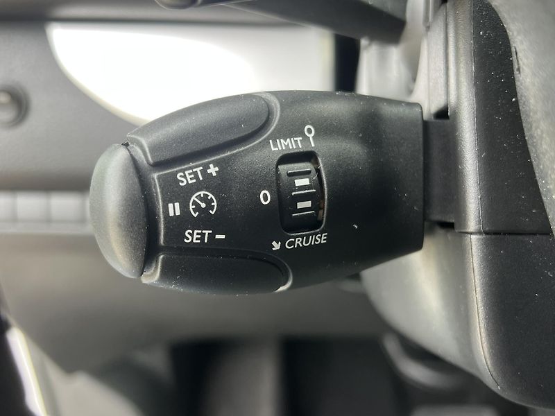 Citroën SpaceTourer (2022) 2.0HDi 130kW AUTOMAT DPH - fotka 16 z 22