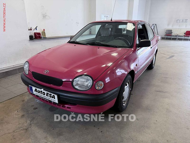 Toyota Corolla (1997) 1.3i, 2.maj,ČR, servis.kniha - fotka 1 z 3