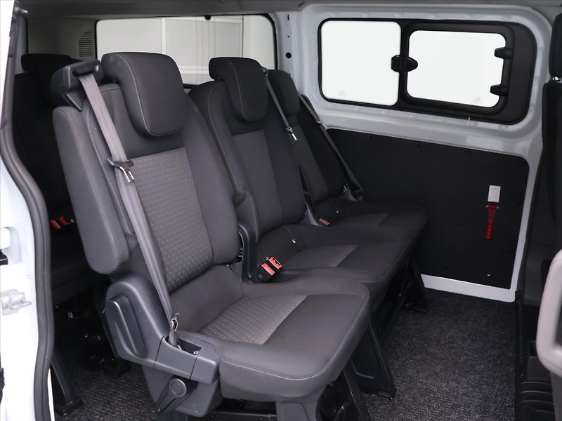 Ford Transit Custom 2,0 EcoBlue 136kW Titanium L2 - fotka 13 z 28