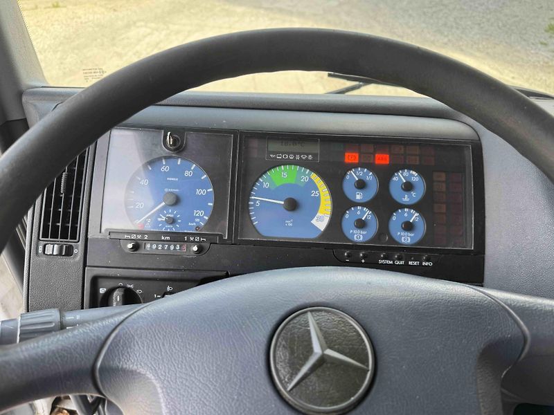Mercedes-Benz Atego (1999) Mercedes-Benz Atego 715-skříň - fotka 20 z 22