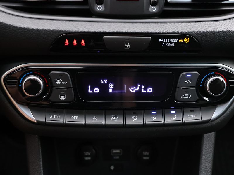 Hyundai i30 1,0 T-GDI 88kW Style DCT CZ DP - fotka 25 z 35