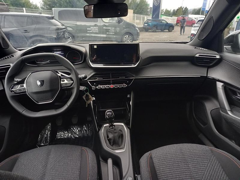 Peugeot 2008 (2026) BUSINESS Turbo 100k MAN6 - fotka 14 z 19