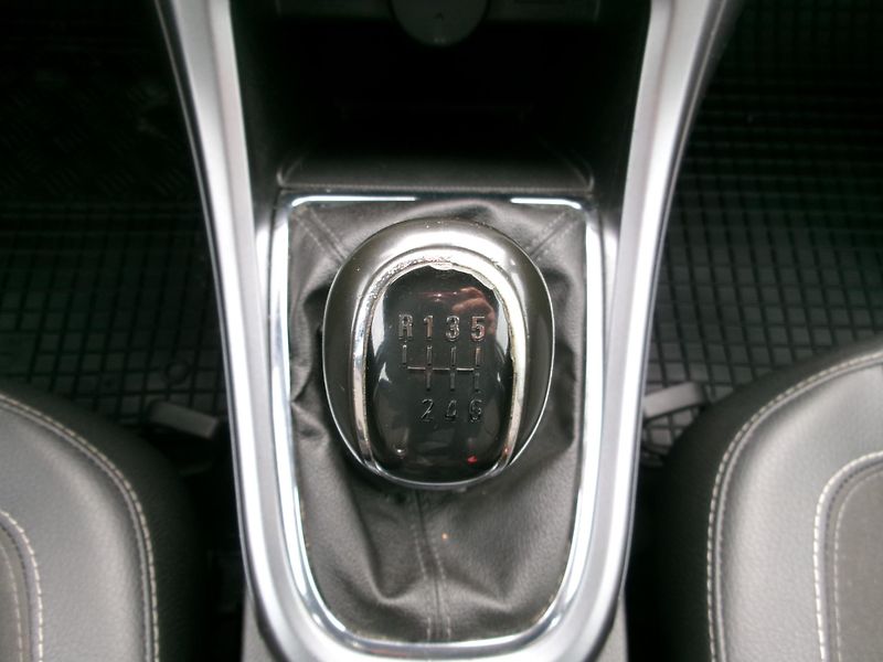 Opel Astra 1,6 CDTi NAVI AUTOKLIMA  - fotka 22 z 29