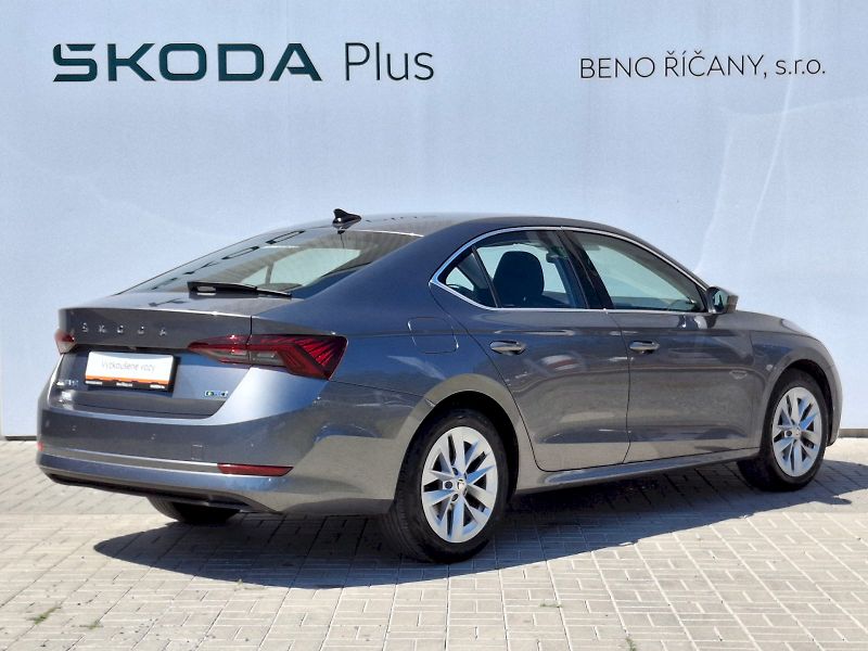 Škoda Octavia (2022) Style DSG 1,5TSi 110kW - fotka 2 z 34