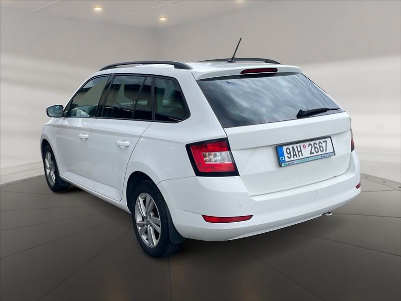 Škoda Fabia 1,0 TSI Ambition - fotka 4 z 11