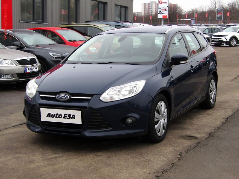 Ford Focus (2013) 1.6 TDCi, ČR, AC, zmk.řazení - fotka 3 z 15
