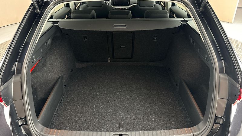 Škoda Octavia 2.0 TDI Ambition Combi - fotka 17 z 23