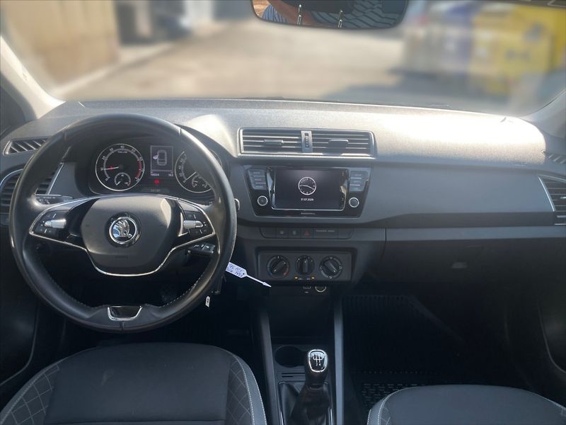 Škoda Fabia 1,0 TSI 70 Ambition - fotka 9 z 11