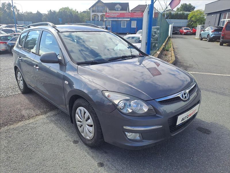 Hyundai i30 1,6 CRD - fotka 2 z 13