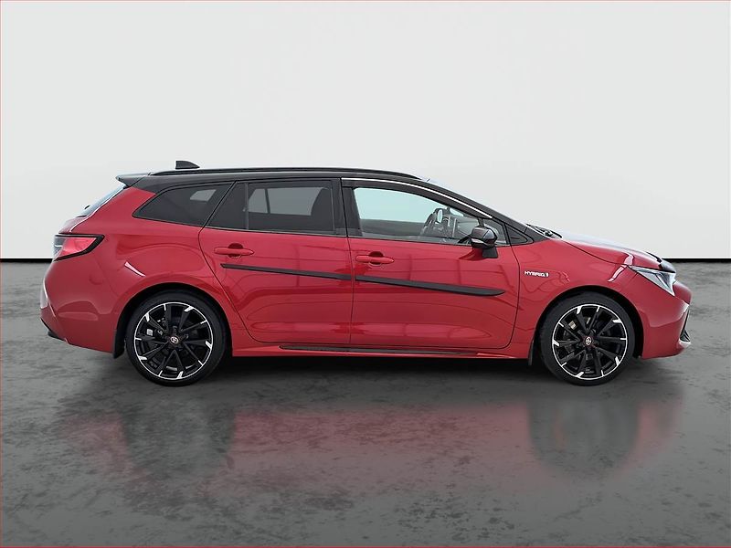 Toyota Corolla (2020) GR Sport 2.0 Hybrid - fotka 6 z 24