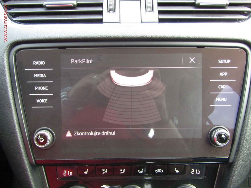 Škoda Octavia (2017) 1.6 TDi, 2.maj,ČR, AC - fotka 14 z 20