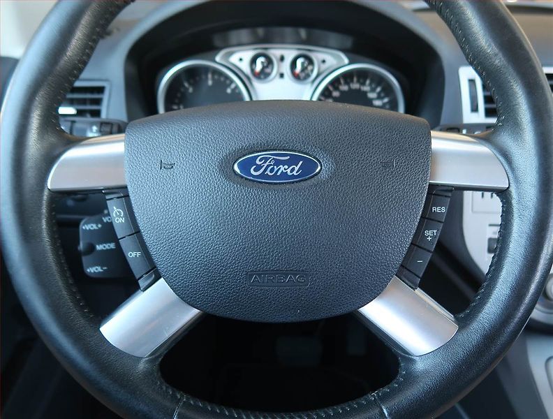 Ford Kuga (2012) 2.0 TDCi, 4X4, Automat - fotka 16 z 18