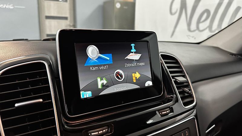 Mercedes-Benz GLE 250D / 4.MATIC / DVĚ SADY KOL - fotka 33 z 46