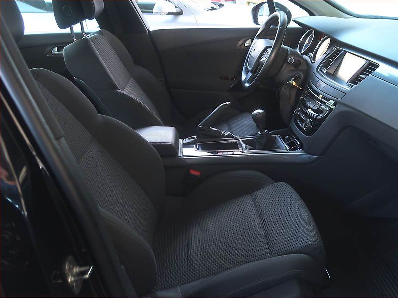 Peugeot 508 (2015) 2.0 BlueHDi, Navi, Tempomat - fotka 9 z 21