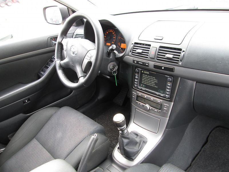 Toyota Avensis (2008) 2,2  130 KW - fotka 19 z 24