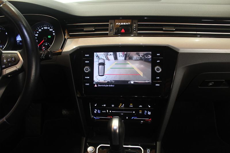 Volkswagen Passat (2021) 2.0TDI DSG LED Nez.Topení - fotka 31 z 36
