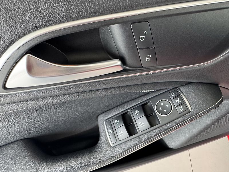 Mercedes-Benz CLA 220d AUT*130kW*REZERVACE! - fotka 29 z 33