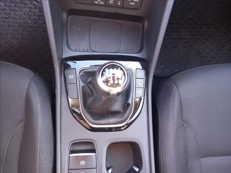 Hyundai Tucson 1,6 T-GDI MT STYLE - fotka 13 z 21