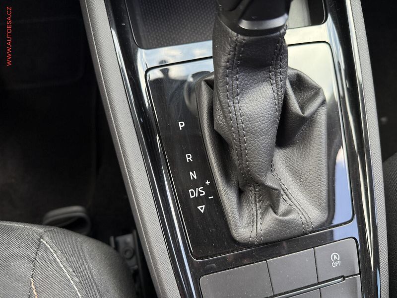 Škoda Scala (2020) 1.0 TSi, ČR, Ambition, DSG - fotka 17 z 18
