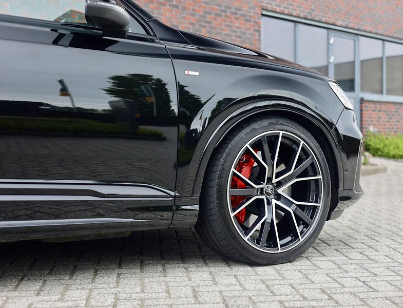 Audi Q7 (2022) 60 TFSIe Quattro Competition - fotka 16 z 42