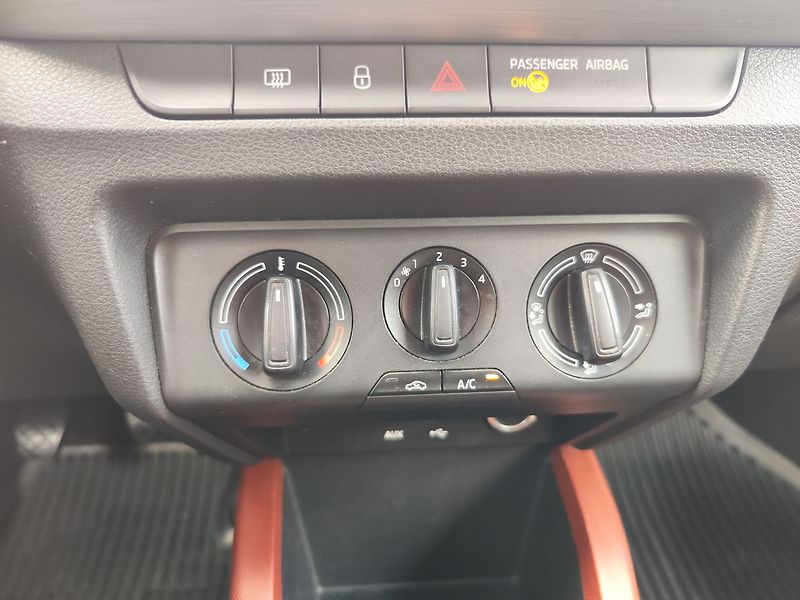 Škoda Fabia 1.2 TSI/66kW Ambition - fotka 17 z 26