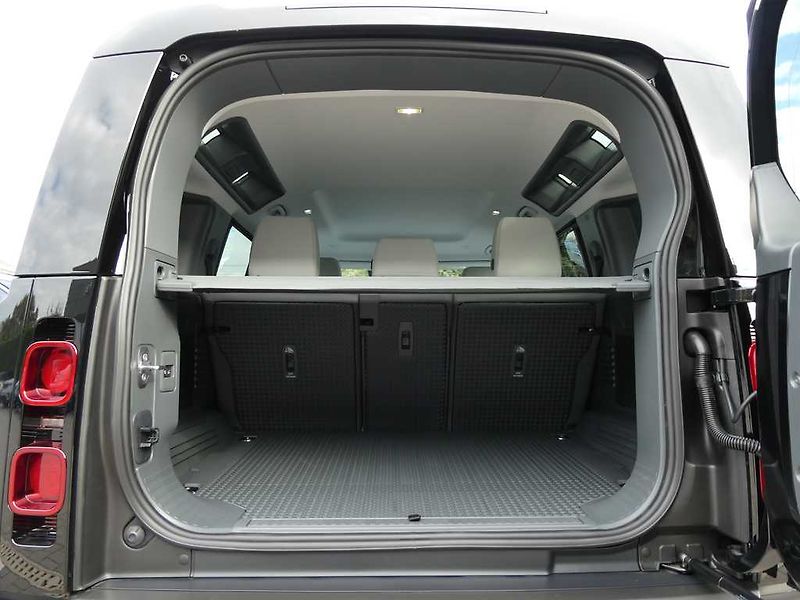 Land Rover Defender (2026) 110 3,0 X-Dynamic SE D200 - fotka 31 z 35