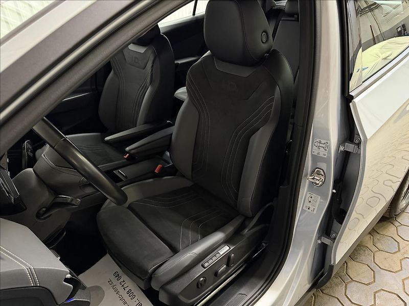 Volkswagen ID.4 ACC MASÁŽE HUD TČ TAŽNÉ 2XALU - fotka 33 z 45