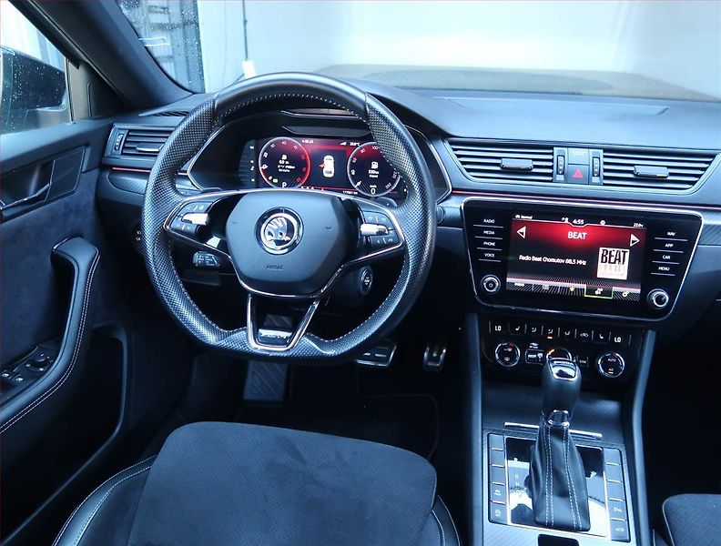 Škoda Superb (2022) Sportline 2.0 TDI - fotka 7 z 17
