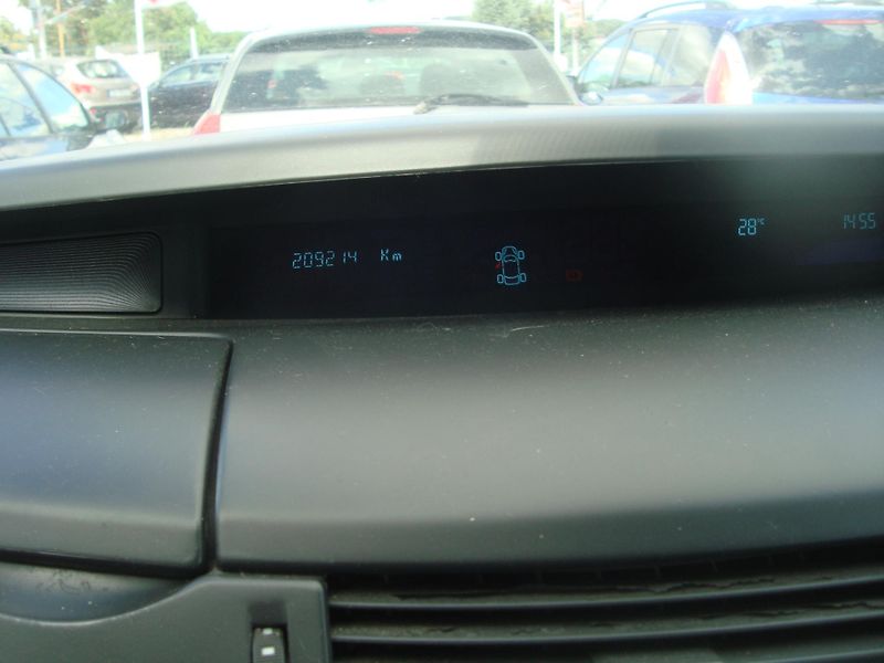 Renault Espace (2008) 2,0DCI - fotka 11 z 14