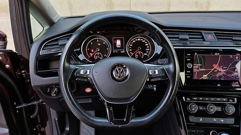 Volkswagen Touran 2.0 TDI 110kW HIGHLINE - fotka 26 z 50