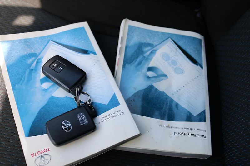 Toyota Yaris 1,5 Hybrid, Automat - fotka 40 z 40