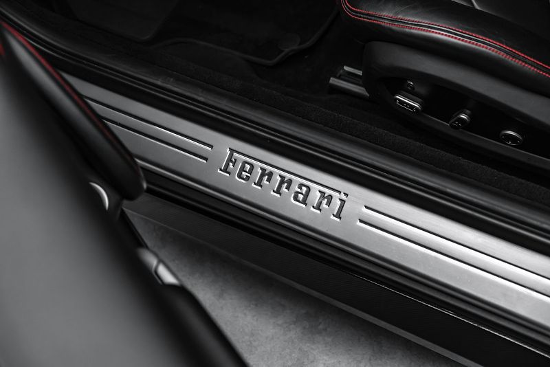 Ferrari GTC4 Lusso - fotka 24 z 31