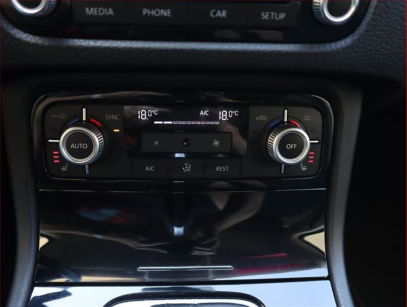 Volkswagen Touareg (2016) 3.0 TDI, 4X4, Automat - fotka 16 z 23
