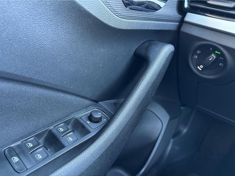 Škoda Kamiq 1.0TSi 81kW Ambition DSG - fotka 25 z 30