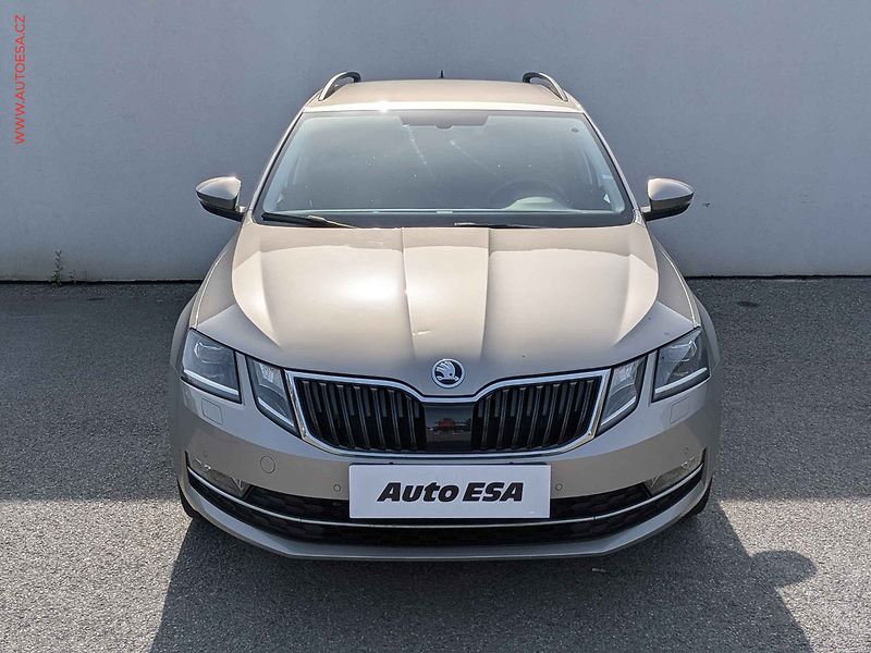 Škoda Octavia (2019) 2.0TSi, ČR, Style Extra, DSG - fotka 2 z 16