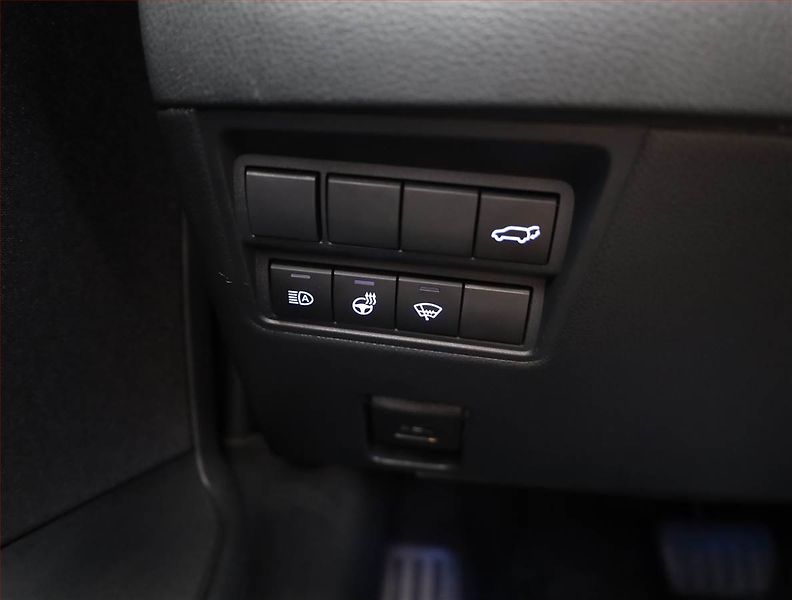 Toyota Yaris Cross (2023) 1.5 VVT-iE E-Four - fotka 18 z 21