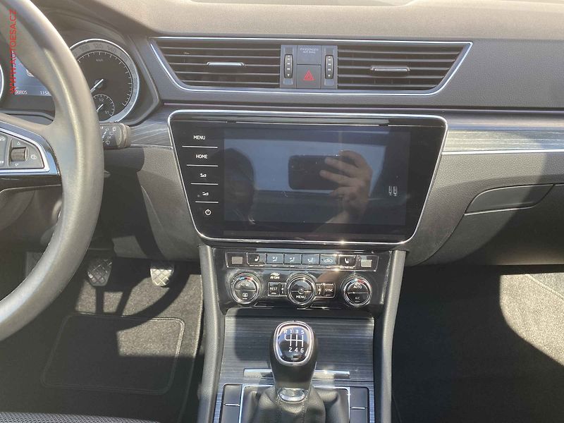 Škoda Superb (2019) 1.5 TSi, Style, LED, panor - fotka 12 z 20