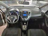 Hyundai ix20 (2012) 1,6i,91KW,AUTOMAT,ALU,TAŽ,LPG - náhled 16