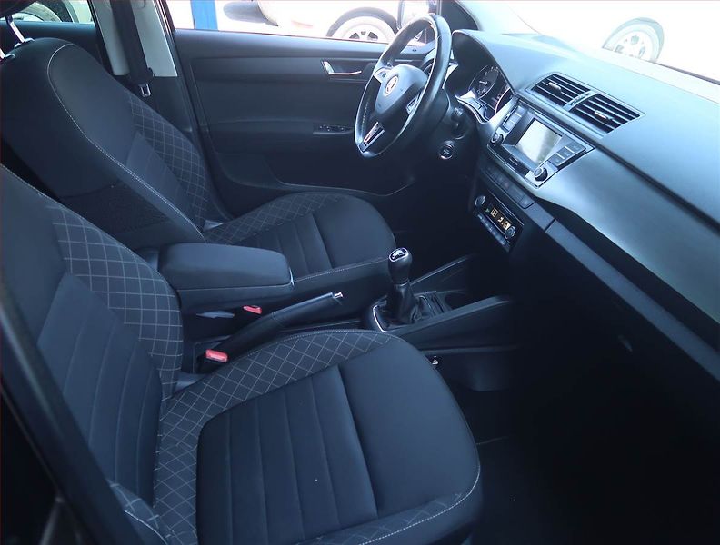Škoda Fabia (2016) Style 1.2 TSI, Serv.kniha - fotka 9 z 15
