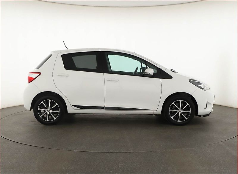 Toyota Yaris (2018) 1.5 Dual VVT-i, ČR,1.maj - fotka 6 z 18
