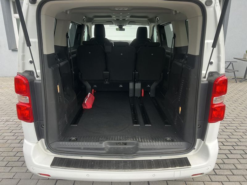 Citroën SpaceTourer (2022) 2.0HDi 130kW AUTOMAT DPH - fotka 21 z 22