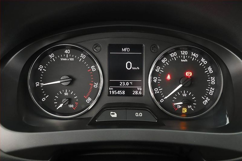 Škoda Rapid (2013) 1.2 TSI, ČR,1.maj - fotka 8 z 12