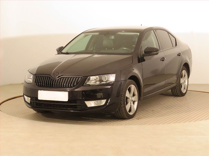 Škoda Octavia (2014) 1.6 TDI, Navi, Xenony - fotka 2 z 19